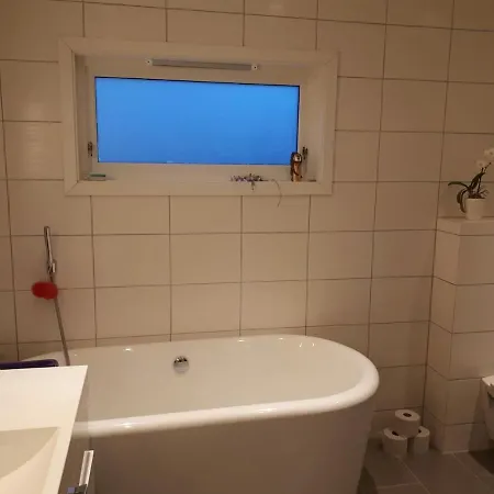 Bright And Spacious Apartmán *